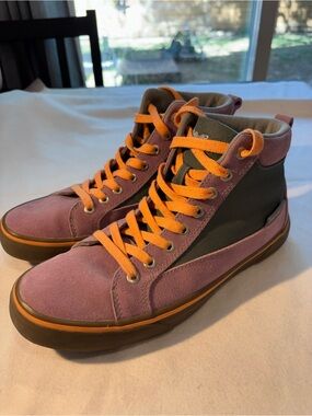 Eddie Bauer Purple Suede High-Top Sneakers with Orange Laces W8.5